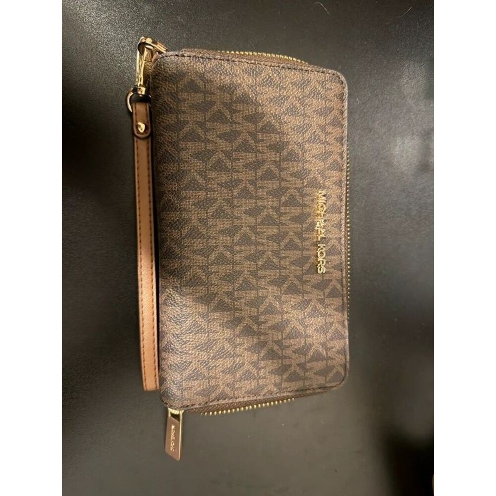 Michael Kors Zip-Close Wallet